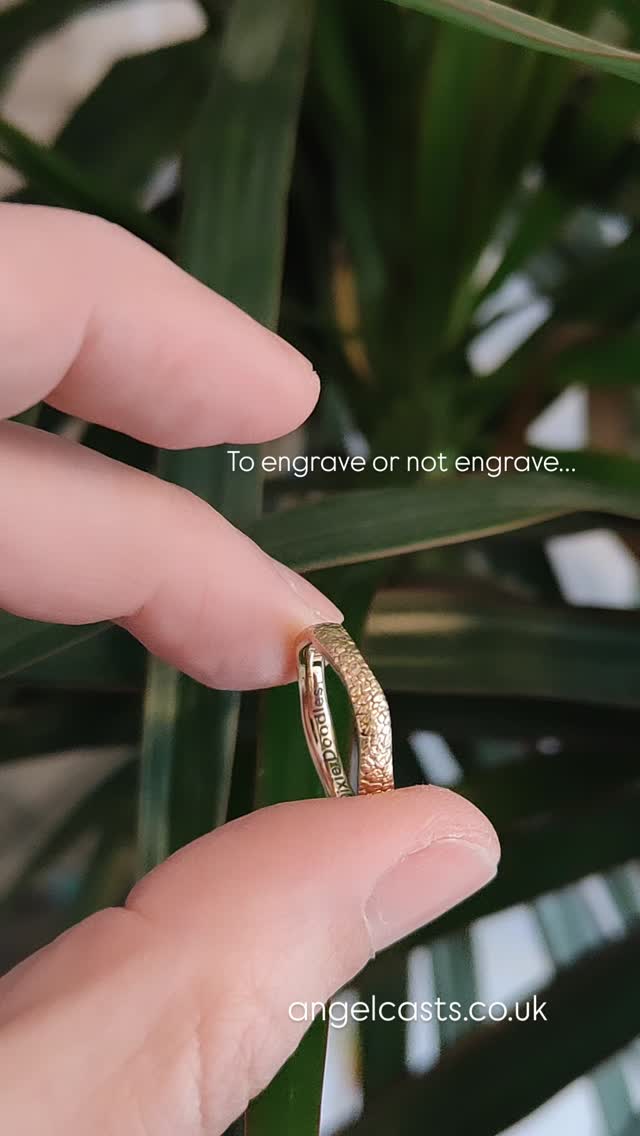 In the POST 😍
I love my post, honestly I get the most beautiful prints and have the beauty of turning them into solid gold moments for you to cherish. What's not to love?
From little paws and noses to detailed finger prints. Pendants to rings, bangles, bespoke and more.
With gold only ever increasing in value, it's an investment really 🤔😜