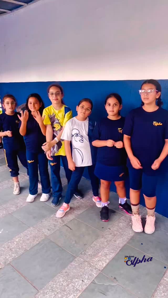 A diretora pediu para deixar a entrada mais bonita...
e nossas crianças deram um verdadeiro show!💙