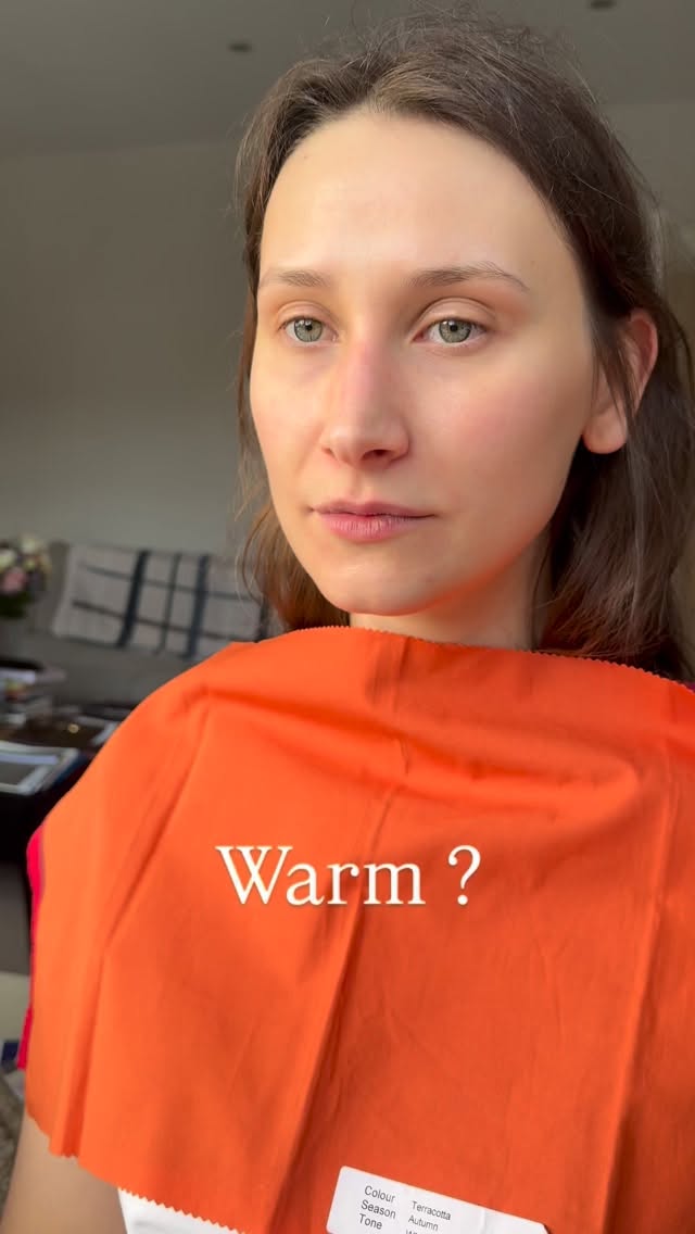 Warm or cool undertone?
This is the foundation of your colour palette.
A one-off colour analysis, a lifetime of better choices ✨
#colouranalysis #colouranalysislondon #colourdraping #personalstylist #personalstylistlondon