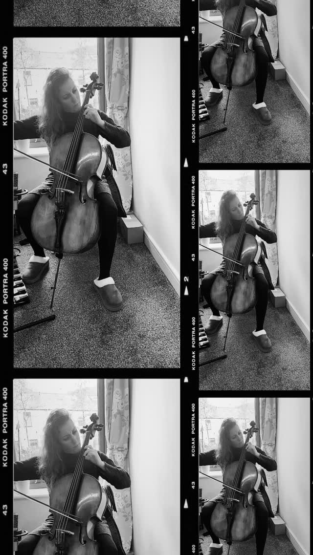 The practise slippers are back 👌
Preparing to play one of my fave pieces Julie-O at a concert next week - this is towards the end of the tune where there’s a reflective moment for some noodling & improv🎻
Thanks @markrsummer for writing this beautiful tune 🙌
#cello #noodles #improv