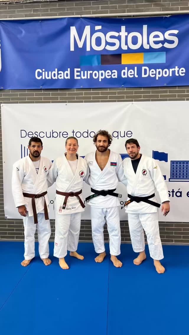 Este fin de semana el judo ha tenido una intensa jornada con varios eventos en los que el club de judo Dojo Ibiza ha podido participar
Por un lado, la jornada de la mañana del sabado en Ibiza estuvo marcada por el 2º control promesas (benjamin y alevín) donde los judokas de entre 9 y 12 años se han puesto a prueba y donde el club de judo Dojo Ibiza ha logrado una gran cosecha de medallas con 9 oros (Xavi Rueda, Santi Prats, Luisana López, Pedro Martín, Marc Serra, Ian Salazar, Ivan Sánchez, Renard Huaman y Xavi Creuheras)
2 platas (Oro Tous y Mel Sánchez y 3 bronces (Juan Miguel Roig, Pau Bugani e Ibai Aguliar)
Al mismo tiempo, en al jornada del sábado pero en Madrid, un equipo del mismo club participaba en el stage “judofest” en Móstoles. Un evento que ha contado como ponente con Hidayat Heydarov, de Arzebayan, que cuenta con “la triple corona”: campeón de Europa, campeón del mundo y campeón olímpico. Heydarov ha podido explicar los movimiento y técnicas que le han permitido ser considerado unos de los grandes de este deporte y que ha maravillado con su judo exquisito a todos los participantes
Ya en la jornada del domingo, un equipo de veteranos ha competido también en Madrid en la súper copa de España. Los judokas de Dojo Ibiza han logrado dos oros en una de las copas más exigentes del circuito nacional, estas has sido conseguidas por Dmytro kushnir, M5 +100 kg, después de haber superado 3 combates. El otro oro ha ido a manos de Fanny James, F1 -78kg. Que ha tenido que ganar dos duros combates hasta subir a lo más alto
También ha participado con menos suerte Víctor González en M1 -66kg