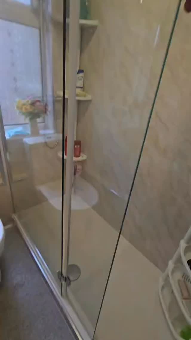 Elevate your shower game with our flipper return fitted to shower screen - perfect for tight spaces with an elegant finish!
#Bathroom #customhomesolutions #liverpool #bespoke #merseyside