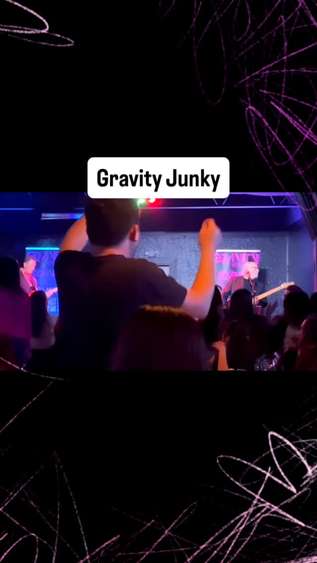 Kean absolutely KILLS the rap on “Bust A Move” in this one 🔥🎤 Unreal energy from start to finish — he brings it every single time and it’s amazing to watch.
Also… can we talk about the guy at the beginning with the lassoing rope?! 😂🤠 Absolute legend energy. That’s the kind of crowd we live for.
We’re having way too much fun playing this one, and if this clip doesn’t make you want to move… check your pulse 😉
Gravity Junky is bringing that same energy LIVE at 9PM at the Wortley Roadhouse in London!
Come out, grab a drink, and let’s turn it up together 🎶🔥
#GravityJunky #BustAMove #LiveMusicLondonOntario #CoverBand #PartyBand