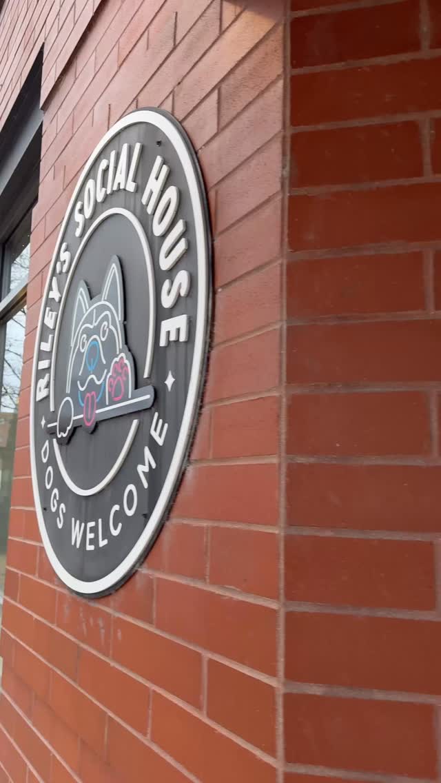 🎉 Crazy, imperfect, spontaneous, chaotic and a thrill!
🙏 from the bottom of our hearts for your support and friendship for 5 years! 🍻
#mkemycity #thirdwardmke #mke #mkeexplore