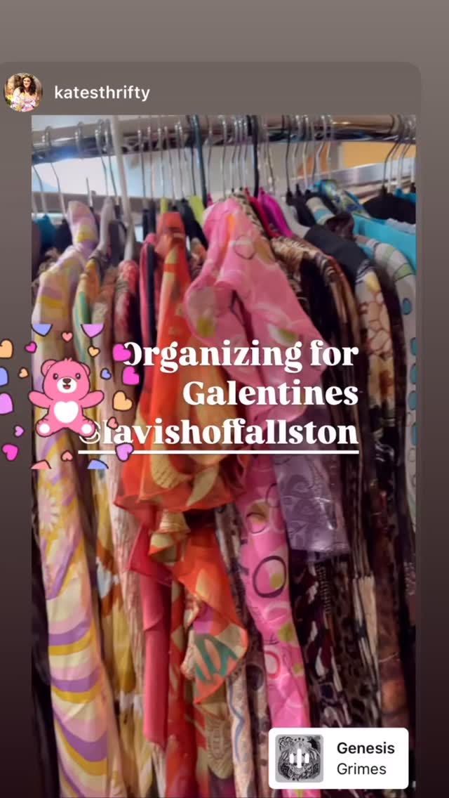 🤩🤩🤩So excited for @katesthrifty mobile thrift shop to be joining us this Saturday at our Galentine’s event at Lavish Salon & Spa!
We will also have
💐Electric Daisy with their Bouquet Bar
🔮Jamie Spotts with Tarot Readings
🎨2 Incredible Tattoo Artists doing flash tattoos (call or message for spot if you don’t want to wait!)
⛓️💥 Permanent Jewelry & Custom Hat Bar
✨Hair Tinsel, lots of Goodies & more!