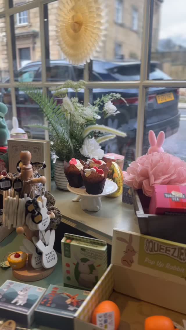 Our window is starting to look a little more like spring… 🌸🌼🌺
Mother’s Day is just around the corner 💕
Easter isn’t far behind 🐰
and our shelves are filling with beautiful gift ideas 💌
Why not pop in and see what catches your eye?🤩
#theoldoriginalbakewellpuddingshop #bakewellgifts #mothersday #peakdistrict #derbyshire