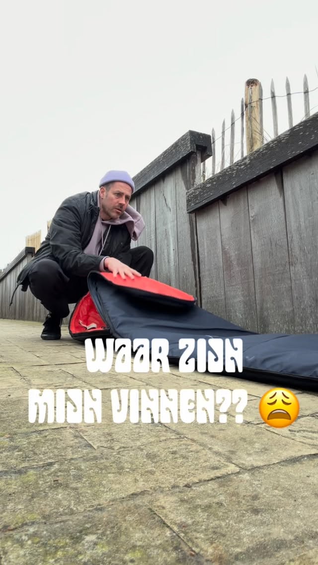 Eerlijk… hoeveel keer heb jij al je vinnen gezocht in je boardbag? 😅
Ik ook.
Daarom maakte ik nu ook een Boardbag Buddy voor fins van mn oude wetsuit ♻️ ✨
Clip hem aan je boardbag en klaar!
Meer tijd in het water, minder tijd zoeken 🌊
DM to get yours at 29,95€ 💌
#Surffins #finbag #recycled #neopreen #getyours