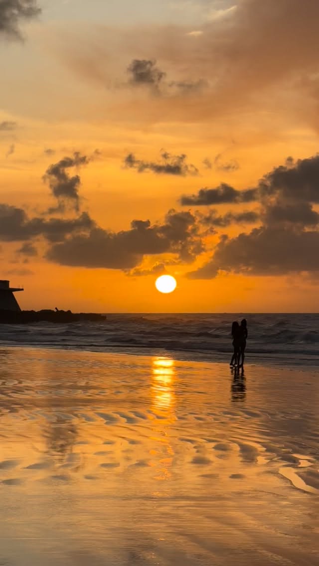📍Praia do Atalaia - Salinas/PA
O sol se despede e o céu vira obra de arte… 🌅✨ Na Praia do Atalaia, cada pôr do sol é um convite pra sentir, respirar e viver o ✨agora✨.
Compartilhe desse momento mágico com a gente! 💛🌊
#Salinas #PorDoSol #PraiaDoAtalaia #BeachLife #HotelPrivêDoAtalaia