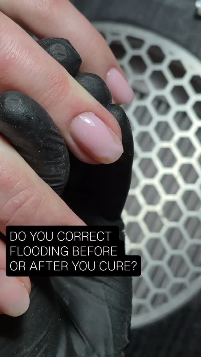 Correcting flooding before curing is one of the most important steps!!
When gel floods and touch the skin;
* The gel will cure onto the skin
* As your skin naturally sheds, the cured gel will lift with it.
* Air pockets are formed, leading to peeling, chipping and ultimately lifting.
Cleaning it before curing gives;
* Crisp cuticle lines
* Smooth apex structure
* Salon quality results
#nails #nailcourse #naileducation ##nailcoursesdungarvan