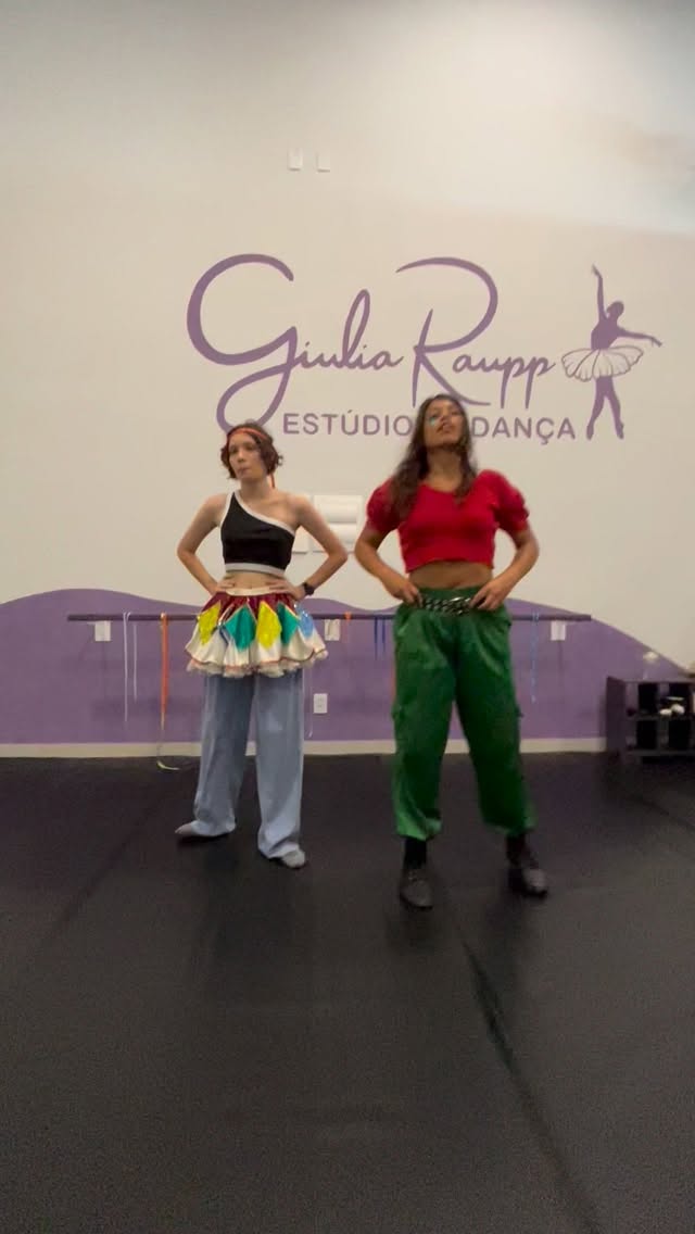 As aulas de Kpop estão cheias de energia ⚡️
Se você ama dançar e quer aprender coreografias como essa, CHEGOU a hora 💜
#kpop #bts #danca #guerreirasdokpop #picarras