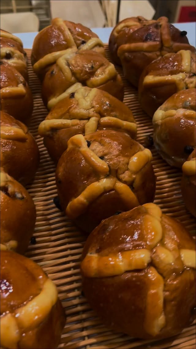 They’re back for 2026!
Soft. Spiced. Fresh from the oven daily.
You know what to do 🏃🏽♀️
