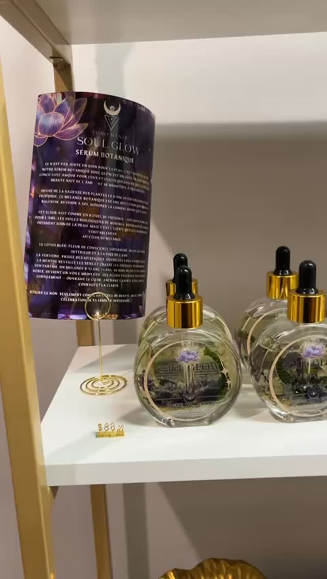 Cristaux, bains spirituels, brumes, huiles rituelles et sérums… Tout ce qu’il te faut pour un rituel t'attends chez nous🔮🌿
---
Crystals, spiritual baths, ritual mists, oils, and serums… everything you need for a magical ritual awaits at our centre 🔮🌿
#bienetreholistique #holistichealth #santeholistique #holistichealing #montrealbienetre #mtlwellness #montrealwellness #naturalhealing #produitsholistique #holisticproducts