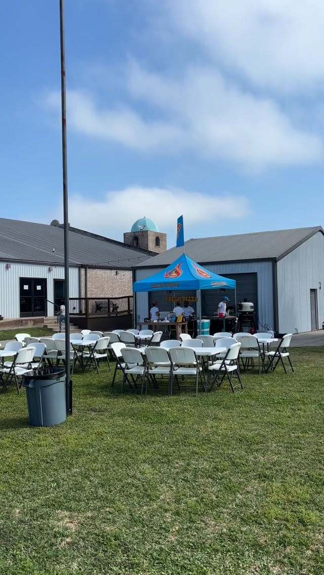 I’m at @haakwinery today from 11-5 for a members pick up party. #cake #minicake #cakepops