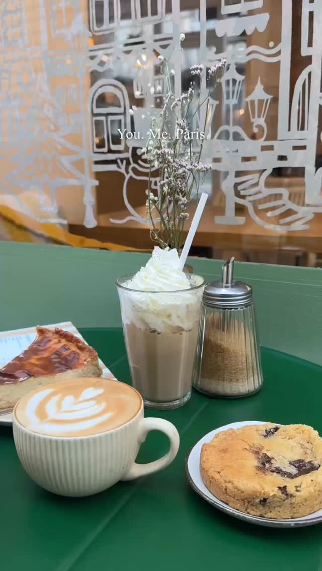 ✨ You, me, Paris — et une pause chez Culottée.
Un café encore chaud, des pâtisseries artisanales tout juste sorties du four, une ambiance cozy au cœur de Paris…
Bienvenue chez Culottée Café — votre spot pour un petit déjeuner à Paris, un brunch gourmand, ou un déjeuner fait maison entre deux rendez-vous.
Que vous soyez du quartier ou de passage, nous servons du breakfast Paris, du brunch généreux et des recettes 100% faites maison, dans des lieux pensés comme de vrais lieux de vie.
📍 Paris 2 • Paris 8 • centre de Paris
☕ Coffee shop Paris
🥐 Pâtisseries artisanales
🍳 Breakfast, lunch, brunch
💛 Ambiance cozy, réservation possible
Vous passez quand ?
#culotteecafe #coffeeshopparis #brunchparis #petitdejeunerparis #breakfastparis faitmaison patisseriesartisanales parisbrunch pariscoffee