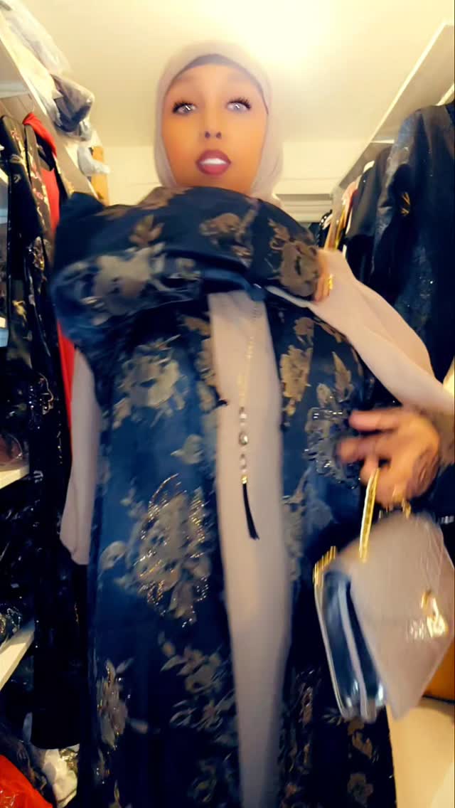 Sophisticated, Modest Abaya.
Perfect for Eid celebration, formal gathering or an Elegant event.
www.nalleyfashion.com
#fyp #hijabi #somalisocialmedia