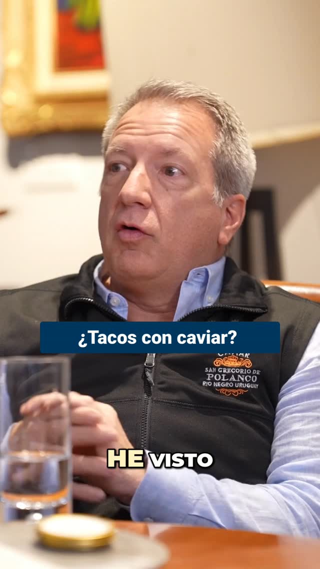 🎙️✨ Si crees que el caviar es cualquier perla de pescado… este episodio es para ti.
En el podcast, Paladares y Relatos de Gastrosophía, conversamos con @caviarpolancomexico sobre lo que realmente define al verdadero caviar.
El auténtico proviene exclusivamente del esturión.
No todo lo que parece caviar lo es ⚫🐟
Especie, curación y calidad cambian por completo la experiencia en la boca 👨🏻🍳✨
🎧 Escucha el episodio completo en Spotify, Apple podcast
▶️ Míralo en YouTube
📲 Síguenos en Instagram, TikTok y Facebook