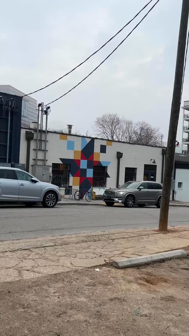 Quilt Con Day 2! Featuring @boultedbread @rubystarsociety @artgalleryfabrics @viderichocolate
#quiltcon #nycquilter #quiltcon2026 #quiltersofinstagram #sewing