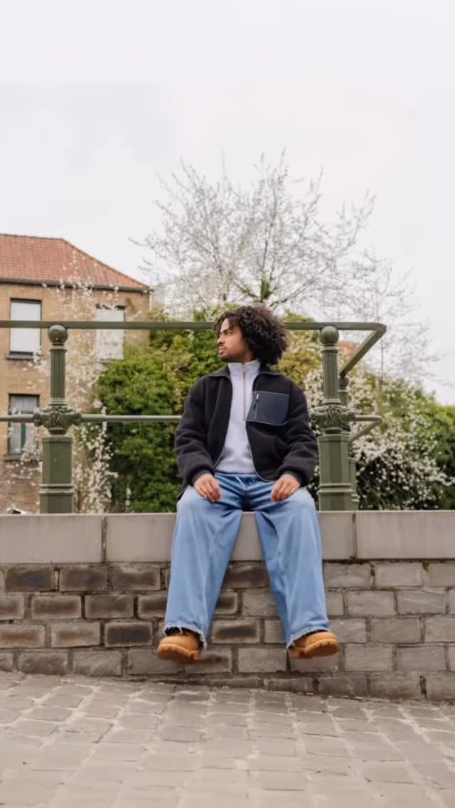 Overdag een teddy. ’s Avonds zie je waarom we hem maken.
Soft by day. Smart by night.
#reflectyourstyle #reflective #urban #teddyjacket