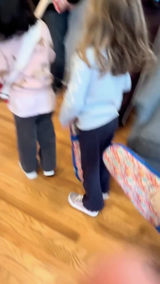 When you’re really eager to get to your Loog class, what better way to go than to walk like a penguin? #musicschool #musiclessons #loogguitars #maplewoodnj #southorangevillagenj