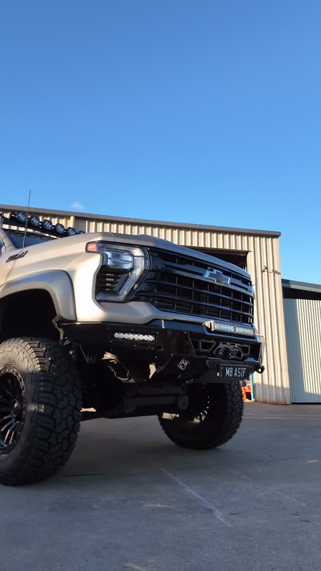 38s just fill the guard nicely 😮💨
☑️ADD Phantom bar
☑️Baja designs Onx6+ 20” lightbar
☑️Baja designs S8 10” lightbars in the sides
☑️Carbon scout pro 15k winch
☑️Outback Kitters adventure rails max v2 roof rack
☑️Baja designs 7xl linkables with Amber lenses
☑️OK starlink mini mount
☑️Switch Pro sp9100
☑️NLT Next Level power system, 3000w inverter 100a ac charger, 40+DCDC charger, 310ah custom Lithium, victron smart shunt.
☑️NLT front mudflaps
☑️logiq airiq onboard air system for airbags
☑️Arb twin compressor
☑️Yokohama G016 38x13.5r20
Suspension completed prior to coming to us*
Wrapped by @ransomwrapz 🔥
Take your truck to the next level.
📍3/50 Centenary Place, Logan Village, QLD, 4207
📞0484945845 mon-fri 8am-4pm