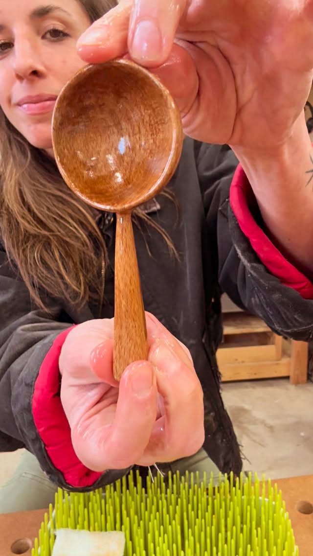 The first completed project for the @dothe100dayproject
A little coffee scoop to dish out our morning brew - it’s a lot cuter than our current one and sometimes it’s those little things that brighten your day in the morning! Excited to share some behind the scenes of carving and get to working on the next projects!
•
#the100dayproject #femalewoodworker #maker #carving #practice