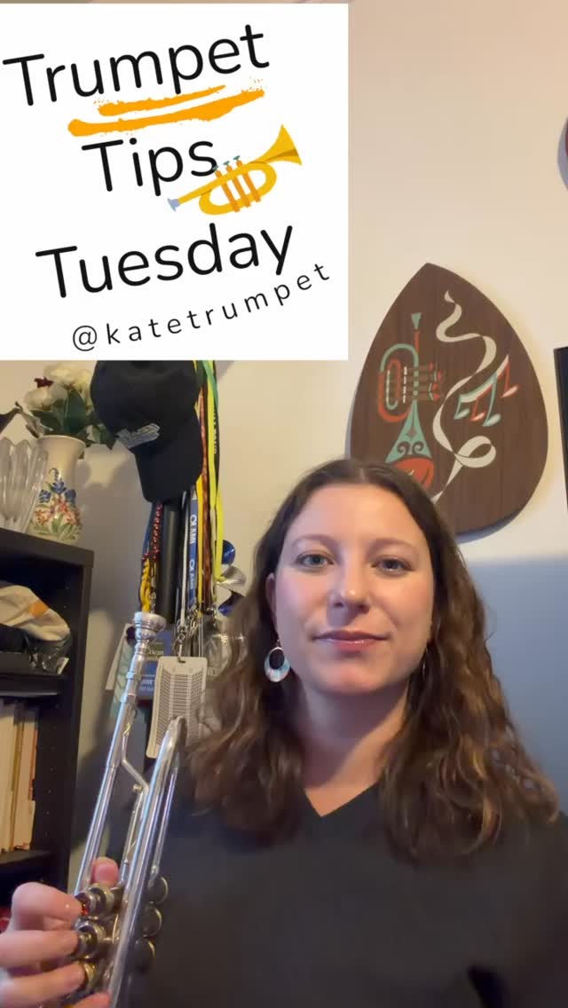 #trumpettipstuesday continues with an exercise I just played the other night on Broadway and had a fun conversation about: Schlossberg No. 27 🎺 This is one I do several times a week as a lead trumpet sound concept exercise and I also love it for general classical trumpet range action as well. Happy practicing!
•
#trumpet #trumpetplayer #musiceducation #trumpettip #happypracticing #classicalmusic #trumpetplayer #letsgo #timetoshed #practiceroom