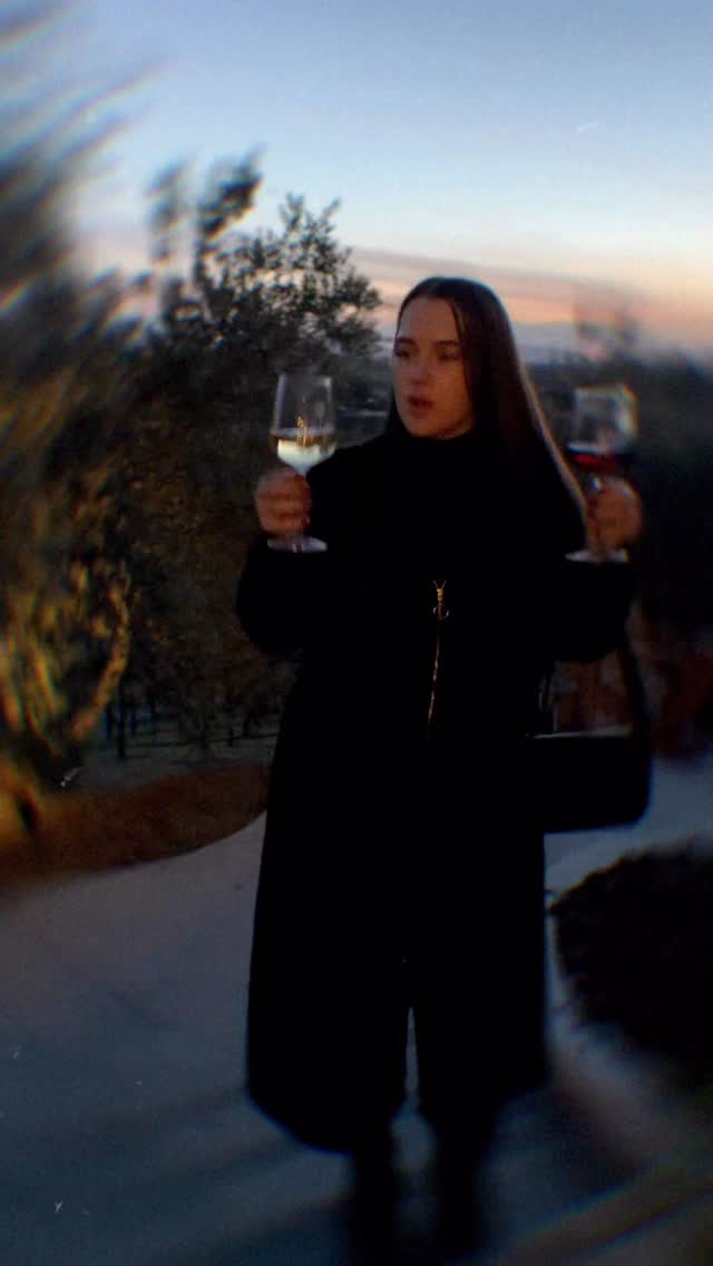 Looking for something different on a Wednesday? 👀🍷
Open Mic Night at @cougarwinery is where the magic happens — live performances, beautiful vineyard views, incredible wines, and the Privé Wine Tours right there with you.
Hosted by talented local artist @bellapopaofficial 🎤✨ — bringing energy, heart, and real community to the stage.
With Privé Wine Tours, we’ll take you there in style.
Enjoy late sips, amazing food, live music, and unforgettable midweek vibes — and yes, we stay until 8 PM so you never have to rush the fun.
Support local.
Sip local.
Tour local.
Book your Wednesday wine escape with Privé Wine Tours and be part of something growing. 🍇✨
#TemeculaEvents #WineWednesday #OpenMicNight #SupportLocal #PriveWineTours