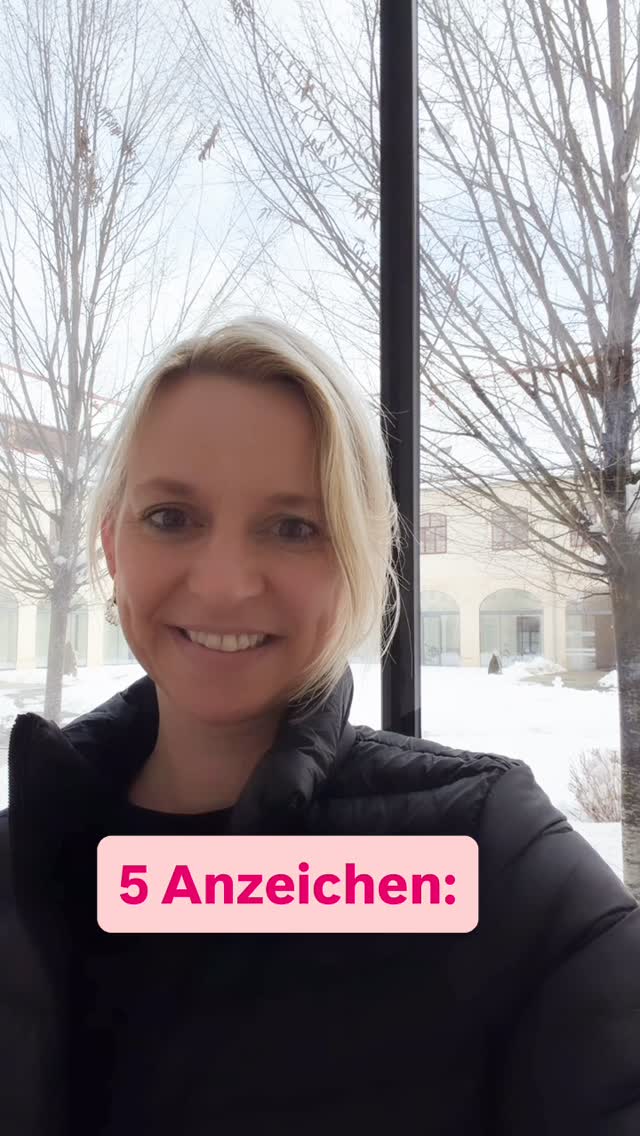 Welches spricht dich am meisten an?
✨Deine innere Ruhe ist dir wichtiger geworden als die Erwartungen anderer.
✨Du sprichst mit dir selbst so, wie du mit deiner besten Freundin sprechen würdest.
✨ Dir ist wichtiger geworden, wie sich dein Leben innerlich anfühlt - nicht, wie es im Außen wirkt.
✨ Du erkennst, dass es nicht egoistisch ist, für dich selbst zu sorgen - sondern notwendig.
✨ Du gibt nicht mehr dein Maximum für Menschen, die dir nur das Minimum geben.
Ich habe mich in diesem Jahr auf Punkt 1 fokussiert!
💬 Schreib gern die Zahl in die Kommentare: Wo liegt dein Fokus gerade?
📌 Speichere dir diesen Beitrag, wenn du dich daran erinnern willst. Wenn dir jemand einfällt, der das gerade braucht - teile es mit ihr.
Wenn du bereit bist, deine innere Stabilität bewusst aufzubauen, dann buche dir dein Klärungsgespräch über den Link in der Bio. Für mehr Infos zu STEADY WITHIN schreib mir STEADY per DM.
#selbstwert #innereskind #innerestabilität #grenzensetzen #selbstliebe