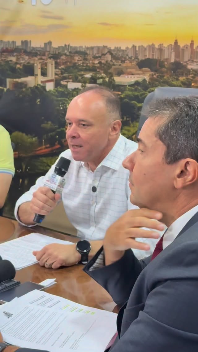 URGENTE 🚨
PREFEITO DE RIO PRETO ANUNCIA CONGELAMENTO DA PLANTA GENÉRICA
Após dizer que teve humildade para ouvir diferentes segmentos da sociedade rio-pretense, o prefeito Coronel Fábio Cândido anunciou a revisão completa da Planta Genérica do município, instrumento que serve de base para o cálculo do IPTU. Segundo ele, a determinação é que o estudo técnico seja concluído em até 30 dias. Mais informações no Portal Guilherme Baffi