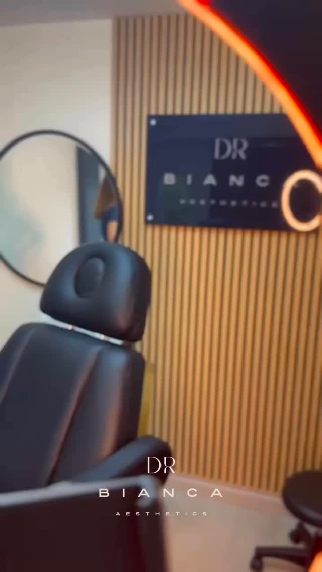 Starting your skincare journey the right way makes all the difference ✨
The CR Kit from pHformula is where I begin with many of my patients. It’s designed to gently restore, strengthen and rebalance the skin before we move on to more advanced treatments.
Think of it as your skin’s reset button - building healthy foundations first.
Why I love the pHformula CR Kit:
• Supports skin barrier repair
• Reduces redness and sensitivity
• Deep hydration and nourishment
• Improves overall skin resilience
• Creates the perfect prep for advanced treatments
Healthy skin isn’t about quick fixes - it’s about correcting, restoring and maintaining. And this is always step one🤍
#DrBianca #SkinHealth #pHformula #SkinJourney #HealthySkin SkinBarrier ProfessionalSkincare