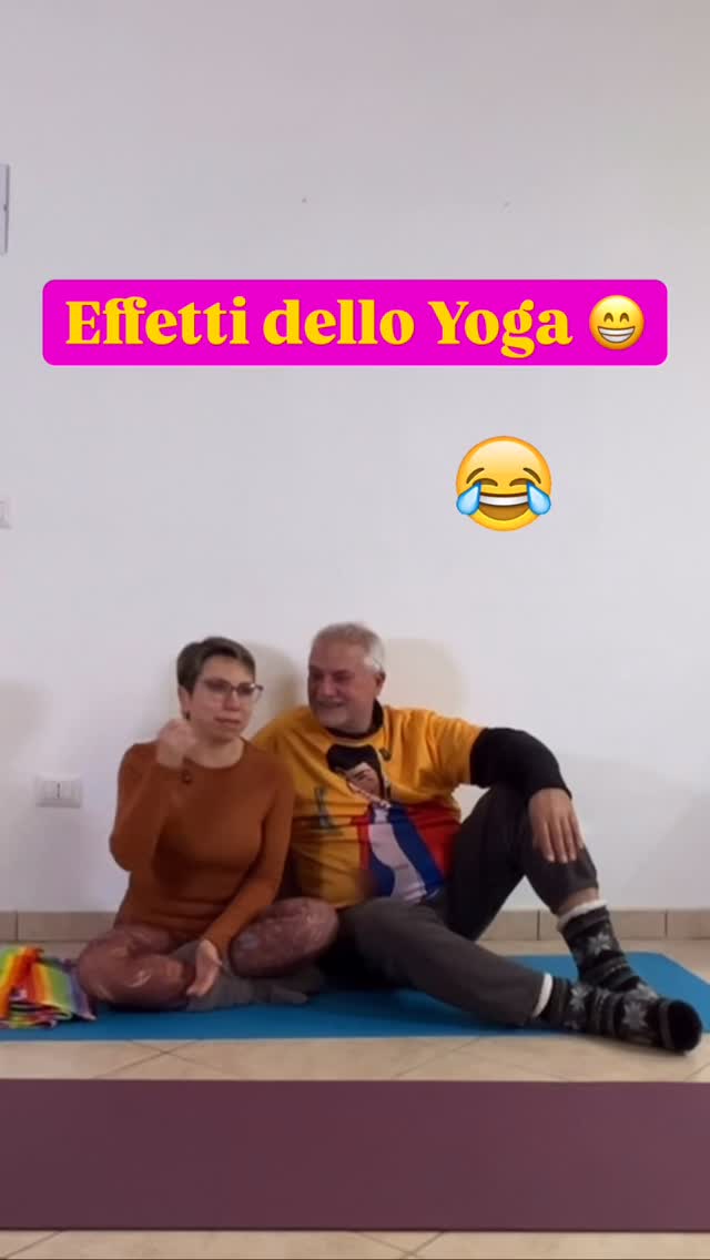 🧘♀️ Effetti dello yoga: corpo più flessibile, mente più leggera e tanto buonumore 😄
Momenti spontanei come questo nascono solo dopo una bella pratica: quando il corpo si apre, anche il sorriso viene naturale 🌸
👉 Scopri i miei corsi nel link in bio
#EffettiDelloYoga #YogaConIronia #YogaLife #Benessere #flessibilita