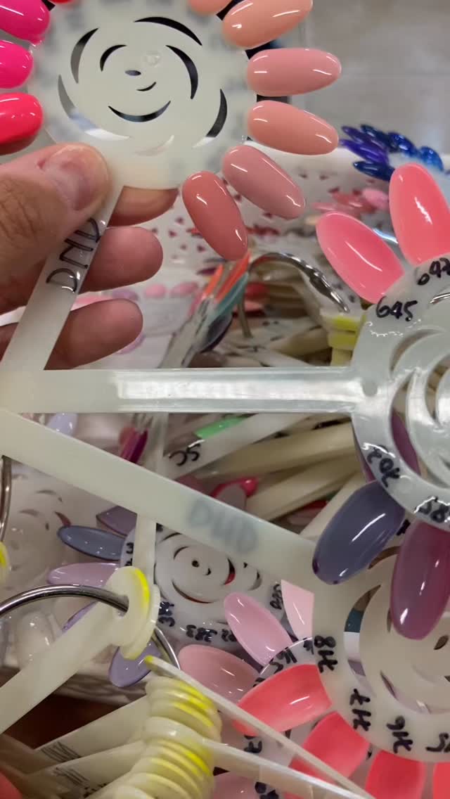 You walk into a nail salon and get handed every colour under the sun… overwhelming, right?
That’s exactly how most studio owners feel when they try to choose blanks
Oversized. Fitted. Cropped. Ribbed. Boxy.
And then add fabric weights, colours, and print placements on top of that.
No wonder it all stalls.
So we made it simple.
Our Tee Finder Quiz cuts through the noise and tells you exactly which style suits your brand vibe — in under 90 seconds
No guesswork.
No overthinking.
No ordering samples of everything “just in case.”
If picking your next studio tee feels harder than choosing a nail colour…
it’s time to take the quiz.
👉 Comment QUIZ for the link
#brandedmerchandise #custommerch #brandedapparel #womeninbusinessaustralia #promotionalmerchandise