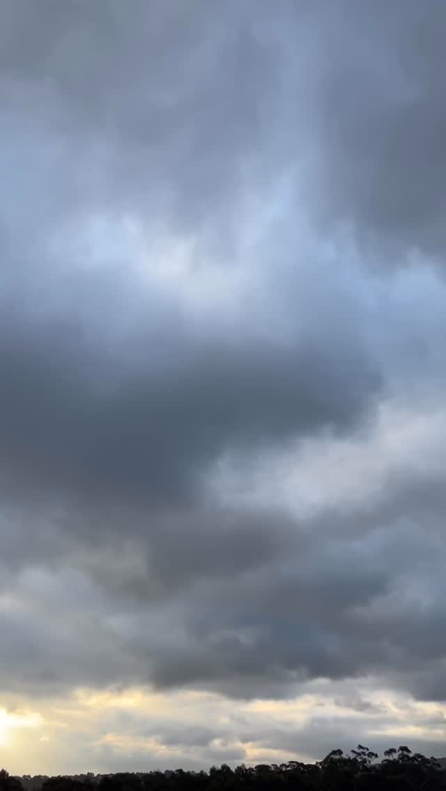 Twilight rituals 🧡 #goldenhourmagic #breatheandrelease #moodysunset #eveningglow