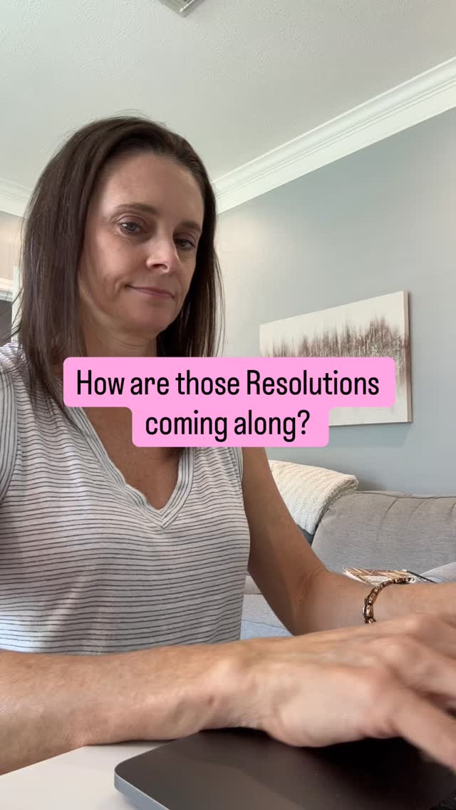 🩷Be honest.🩷
Maybe you started strong in January…only to feel like things slowly unraveled in February.
The workouts
The water
The bedtime routine
The “this is my year” energy
And now you may be thinking….”I knew I wouldn’t stick with it.”
Let’s take another look….
You didn’t fall off track.
Life happened.
Schedules shifted. Energy dipped. Stress increased. Something unexpected came up.
And when that happens, your brain defaults to what feels efficient and familiar-not what’s ideal.
It’s not failure.
It’s a normal human brain.
Here’s what to do next:
Don’t restart from scratch.
Don’t wait for Monday.
Don’t make it dramatic.
Just start back.
Building consistency isn’t about never missing a day.
It’s about how quickly and gently you come back.
And if you want support building habits that actually survive real life (not just January motivation), that’s exactly what my free virtual March workshop is about.
Comment BUSY or send me a DM and I’ll share the details.
Let’s do this!
.
.
.
.
#healthyhabits #healthcoachtips #busywomen #highachiever #highachievingwomen