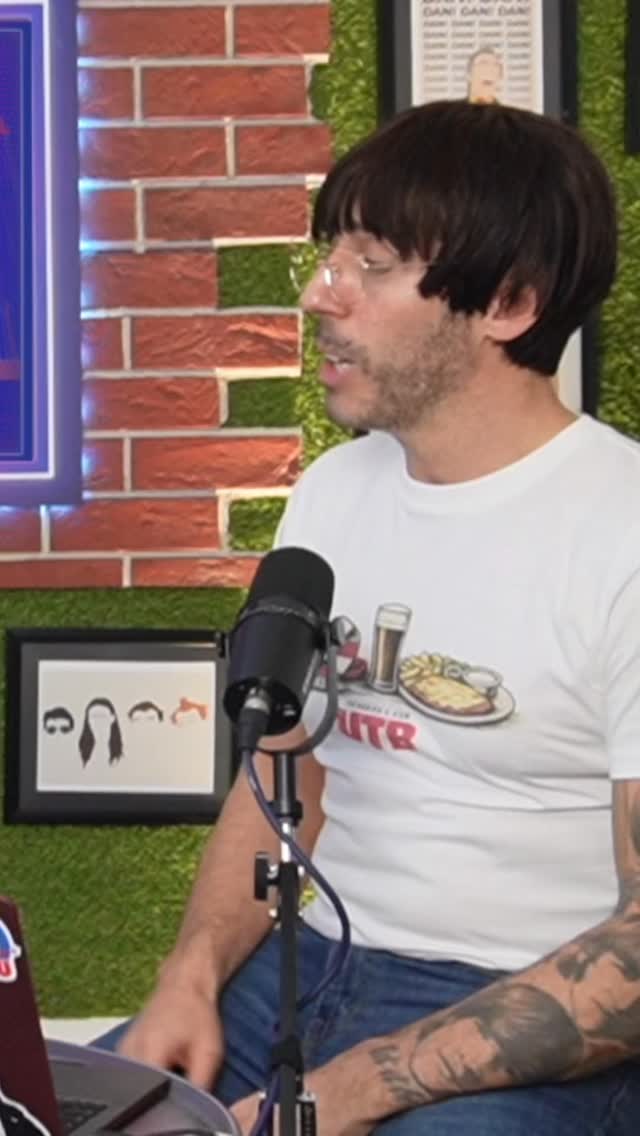 Is this how curling was invented?
New episode of the podcast is out NOW!!!
Like and Share ... and don’t forget to subscribe to the Channel ... Up The Boro!
Watch Episode 📺 https://youtu.be/U55pllAOJtY
Subscribe 🙏 https://www.youtube.com/@TedHanky
Listen 🎧 https://tedhanky.podbean.com/e/the-ted-hanky-podcast-a-steamy-shart/
#Podcast #boro #teesside #comedy #olympics