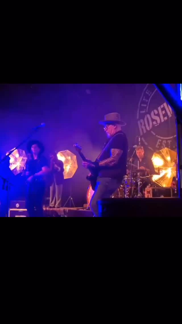 Waren wir nervös, als wir die neuen Songs zum ersten Mal live gespielt haben…
⏳ Season I - The Studio Sessions ⏳is out now
#lifeisgoodwithrosewood #swissmusic #musicfromswitzerland #americana #newmusic