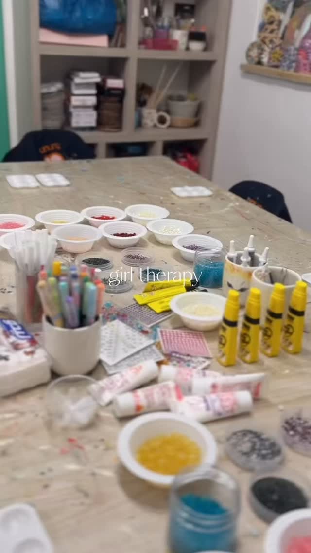 girl therapy > everything else ✨🐚💘