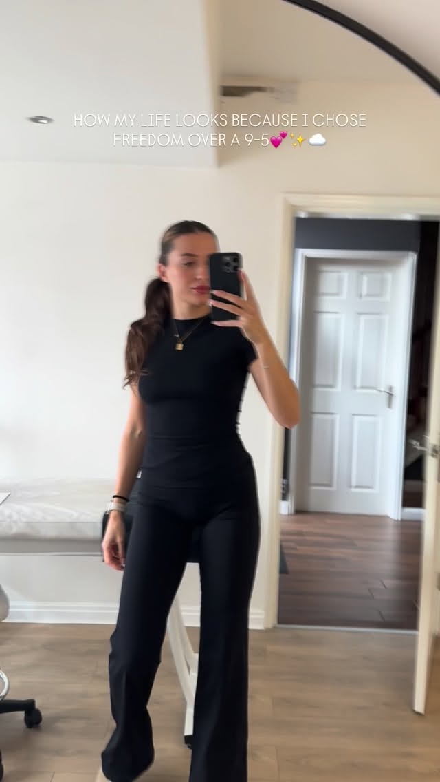 I didn’t want to live for weekends anymore.
So I chose freedom.
Now my life is a mix of:
Holidays ✈️
Clients I love 🤍
Gym mornings 🏋🏽♀️
Coffee & catch ups ☕
Working when it suits me 💻
Lash artistry changed my life — and it could change yours too.
Courses start from £175
✔️ Accredited
✔️ Insurable
✔️ Beginner friendly
✔️ Klarna & Clearpay available
🛍️If you’re ready to invest in YOU, message me or visit:
www.thelashoffice.com
@thelashofficemcr
@thelashofficemcr
Stop waiting. Start building 🤍
#beautytrainingcourses #beautytrainingmanchester #lashcourseuk #manchesterbeautycourse #wiganbeautycourse