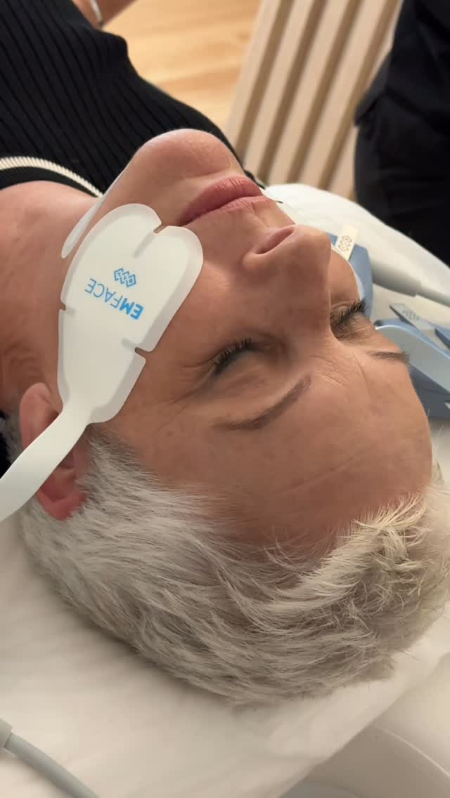 Not every treatment has to look dramatic to be dramatic.
EMFACE is one of those treatments that can have you uncontrollably contracting and pulling faces but sometimes the muscle contractions are quiet. Controlled. Almost understated.
But don’t let that fool you.
Under the surface, EMFACE is working hard stimulating facial muscles, boosting collagen and elastin, and helping lift and firm where we naturally lose support as we age.
It’s not about how intense it looks on the outside.
It’s about what it’s doing underneath.
Subtle treatment. Powerful results.
Trust the process.
#OgeeFacialRejuvenation
#cosmetictreatments #emface #facialenhancement
#NonSurgicaltreatments
emfacetreatment noninvasive facelift collagenboost canberrabeauty canberraskinclinic cosmetictreatments antiaging
