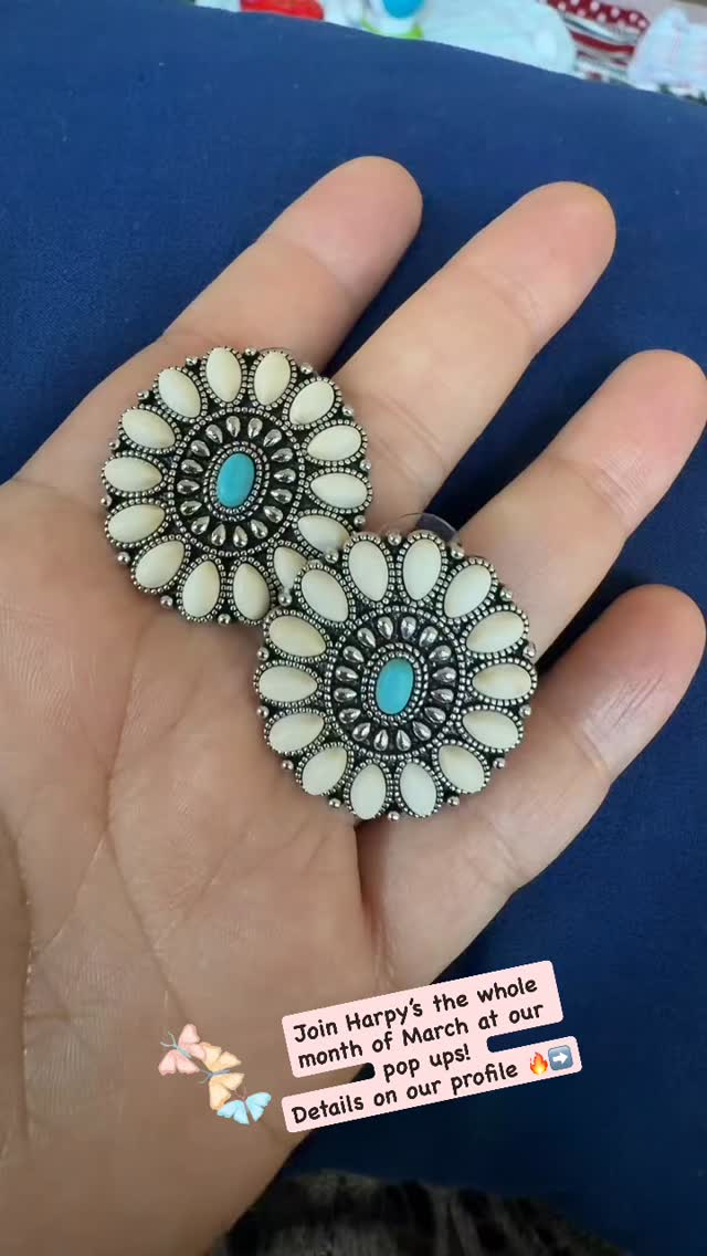 Join Harpyโs the whole month of March at our pop ups! Just in time for Rodeo Season! ๐ค๐ค ๐ป
Details on our profile ๐ฅโก๏ธ
#thingstodoinhouston #rodeo #letsgogirls #shopsmall #vintagefashion