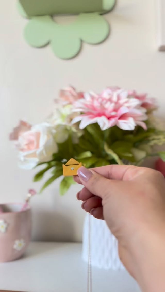 Pedido especial 🤍
Nuestra cliente nos contactó para hacer un detalle especial a su mejor amiga y este fue el resultado
Si deseas sorprender a alguien especial no dudes en escribirme y con gusto te ayudaremos a lograrlo!
#ivetticas #regalos #mejoresamigas #bestfriend #amistad