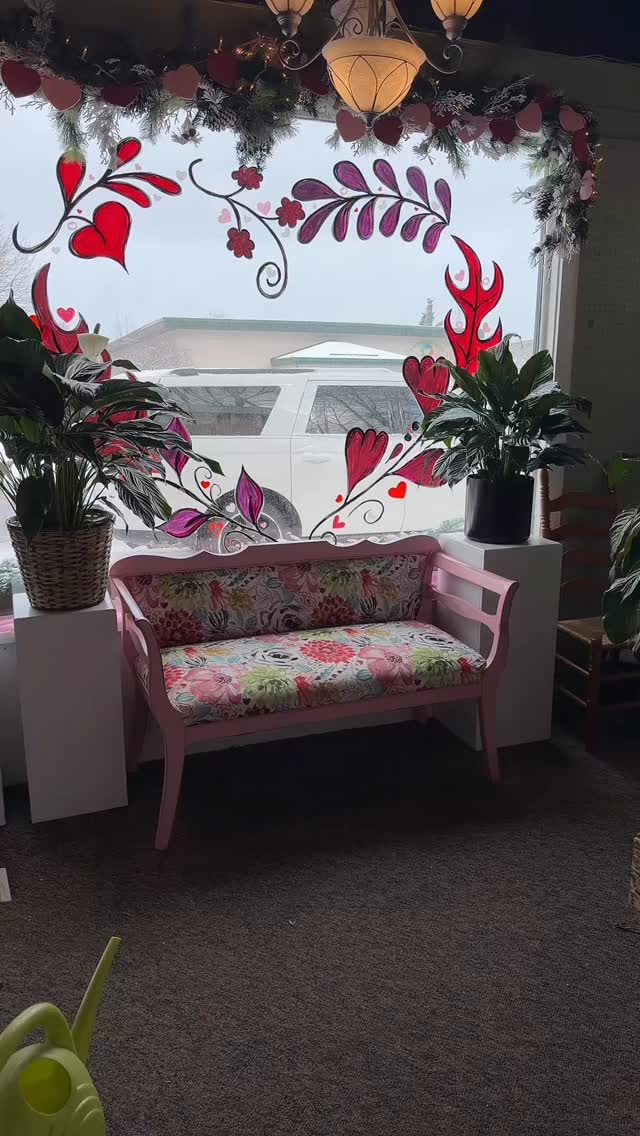 Check out our new flower couch!#downtowntraversecity #buylocal #localflorist #