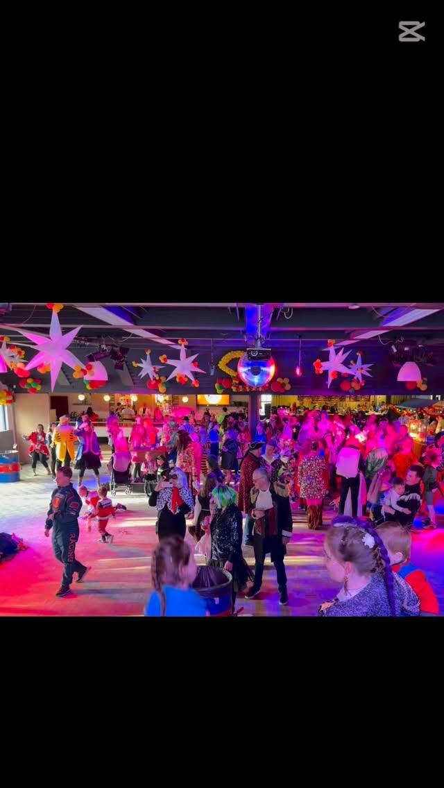 Het zit er nu echt op! Confetti van de vloer. Bier van het plafond. 4 dagen feest. 7 dagen gepoetst. Maar het was het allemaal weer dubbel en dwars waard.
Carnaval 2026 gaat de boeken in als positief, verbroedering, feest en liefde.
Tot de volgende 🚀