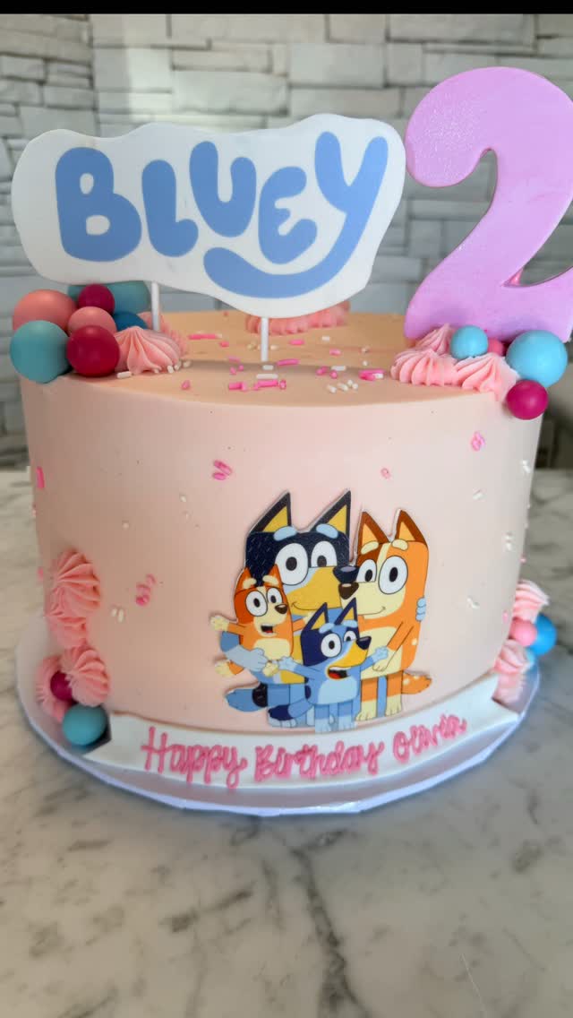 For all dog lovers out there! Doesn’t matter if it’s your own little buddy, a Paw patrol or one of Bluey’s friends, we have a cake just for you!
#dogcake #pawpatrolcake #blueyscakes