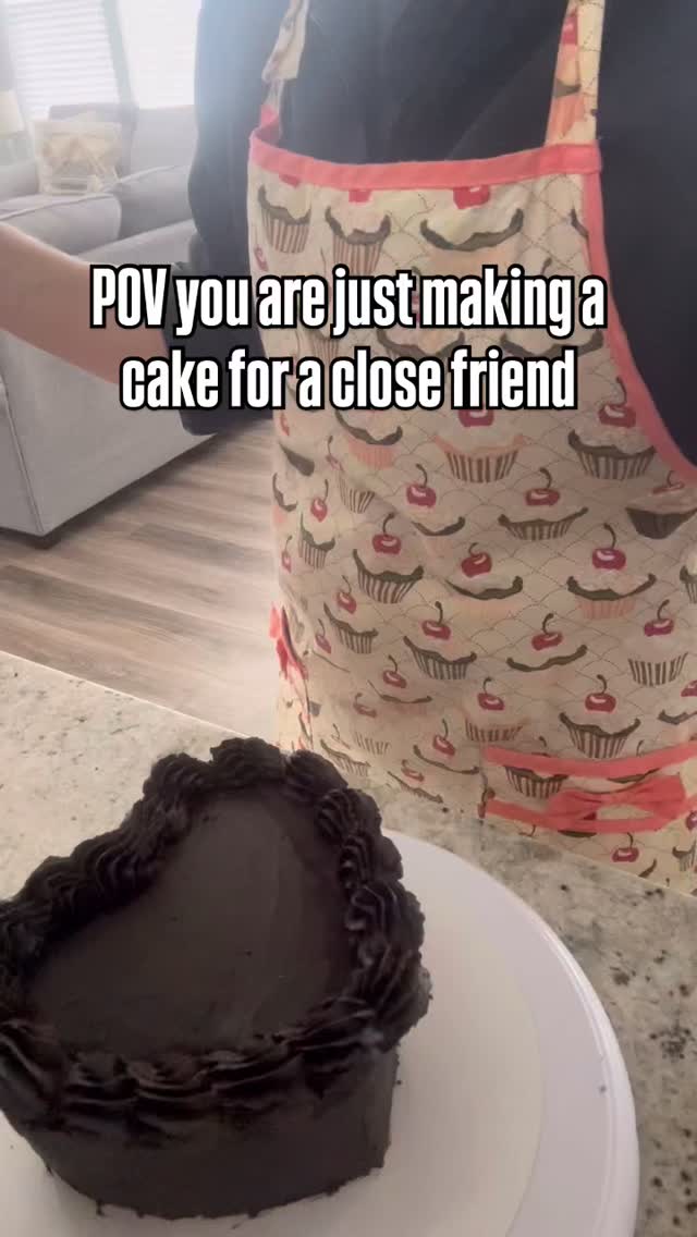 He didnât even flinch! â ď¸
#marriedlife #marriagejokes #heknowsme #hedidnotflinch #customcakes