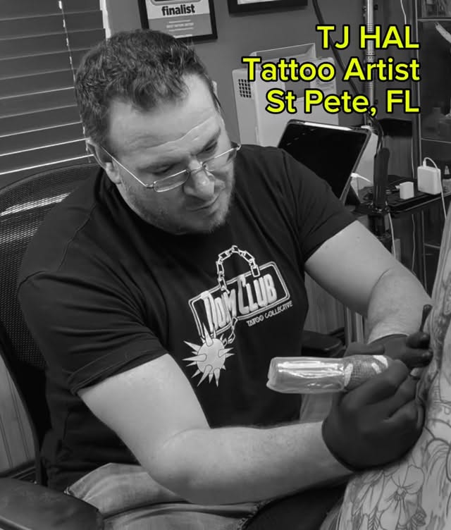 A lion and his cub tattoo. I love tattooing pieces that have lots of meaning to my clients. It makes the tattoo even more special
#blackandgrey #blackandgreytattoo #tattoo
@luckysupplyusa @eternalink @truetubes @inkmaster @afterinked @afterinkedcolombia @electricgoldonparkblvd @kingpintattoosupply