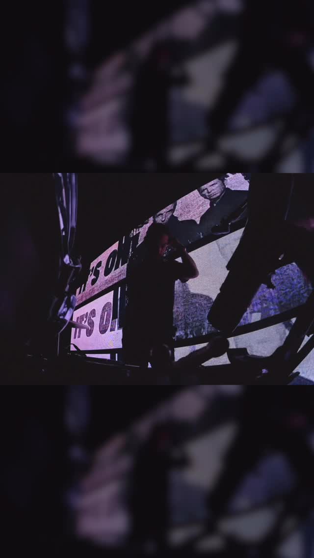 Please enjoy my face for an extended period of time. Bit of Oasis there 🌴
With @thekopycatkillerstribute a little while back
@cosmicears #tributeband #drummerinlondon #vf15 #soundsfrommyattic #livemusic