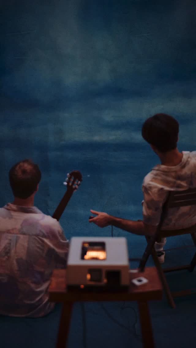 Wieder auf Tour hier:
01.10. Esslingen (Dieselstrasse)
02.10. Wiesbaden (Schlachthof)
03.10. Freiburg (Jazzhaus)
04.10. Zürich (Papiersaal)
7.10. Köln (CBE)
09.10. Wien (WUK)
10.10. Augsburg (Kantine)
11.10. München (Ampere)
13.10. Leipzig (UT Connewitz)
14.10. Berlin (Columbia Theater)
15.10. Hamburg (Mojo Club)
We just »reserved« 11 venues for October »spreading the towels« to go on »Tourists« Tour.
Get your tickets now, come & visit to spend an evening »escaping« with us!
We’re excited to see you all (again)! Playing the »evergreens«, some new music, bringing our multi-instrumentalist live band, some new anecdotes and beloved »Quatsch«, some dances and summery melodies.
Presented by:
@untoldency
@bytefm
Video by @manuelmeinhardt_dp
Graphic design by @michel_m_almeida
#touriststour