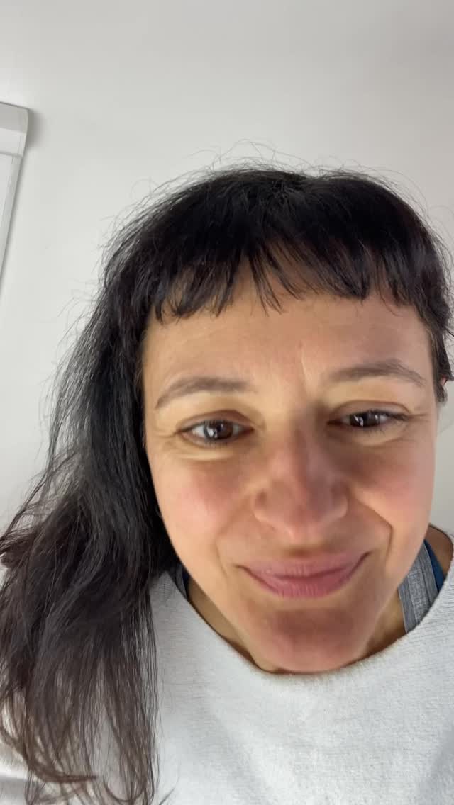 ⚠️Diese Frage kann leider nicht jeder beantworten:
Weißt du wirklich, was in deinem Körper passiert, wenn du Yoga machst?
🤓Du übst seit Jahren Yoga – aber irgendwie kommst du nicht weiter.
💪Gewisse Posen bleiben eine Herausforderung und du weißt nicht warum?
🙄Du wirst oft korrigiert, aber alle gut gemeinten Tips & Tricks haben bisher nicht geholfen.
Du fragst dich:
❓Warum fallen dir manche Asanas ganz leicht?
❓Wie kannst du auch anderen dabei helfen?
Stell dir vor, du verstehst deinen Körper so gut, dass jede Yoga Übung plötzlich Sinn ergibt.
Beim Yoga Anatomie Tag in Wien tauschst du Theorie gegen echtes Erleben:
✅Du spürst, wie Muskeln, Gelenke und Faszien in deinen Asanas zusammenarbeiten.
✅Du lernst, Übungen so anzupassen, dass sie für deinen Körper funktionieren.
Das erwartet dich:
💪Erlebe Yoga Anatomie hautnah und be-greifbar im eigenen Körper
❌Ohne trockene Theorie!
Deine Vorteile:
💡Mit diesem Yoga Anatomie-Wissen revolutionierst du deine eigene Praxis
💡Du kannst die Herausforderungen deiner Schüler:innen besser verstehen.
Das Beste daran?
🎉Das Seminar ist anrechenbar auf die Yoga Ausbildung Multi-Style.
Jetzt unverbindlich vormerken + € 30 Gutschein sichern!
28. Februar 2026 im Yogafusion Studio, 1090 Wien
🕘 09:00 – 12:30 und 14:00 – 18:00 Uhr
🧘♀️ Yoga Übungen sinnvoll analysieren & sicher anpassen
❌ Fehler & Verletzungen vermeiden
Jetzt unverbindlich vormerken + Gutschein sichern! 🎁
Kommentiere: 28. Feb.
Oder schau in die highlights + stories!