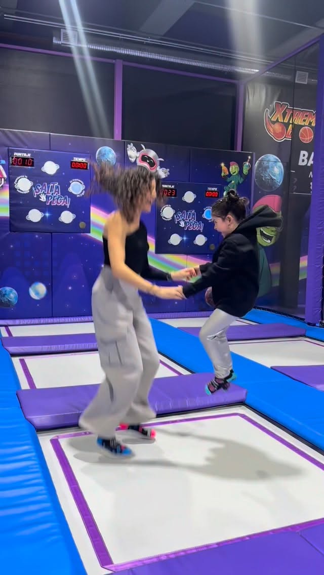 Nos encanta @xtremepark.mx y para mí es la mejor opción para festejar a tus hijos, de una forma que te aseguro que se divierten y tú literalmente no haces nada!
Yo fui a la sucursal de Interlomas y tienen comida Kosher, lo que es muy práctico
Tienen demasiadas actividades y los niños se encuentran entretenidos todo el tiempo
se los recomiendo muchísimo